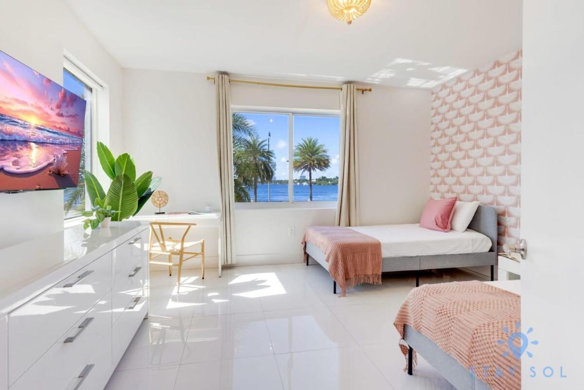 Free Parking, Bay View, Pool, Step To Beach Hollywood Eksteriør billede