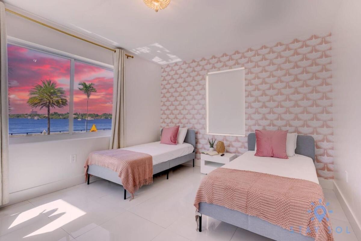 Free Parking, Bay View, Pool, Step To Beach Hollywood Eksteriør billede