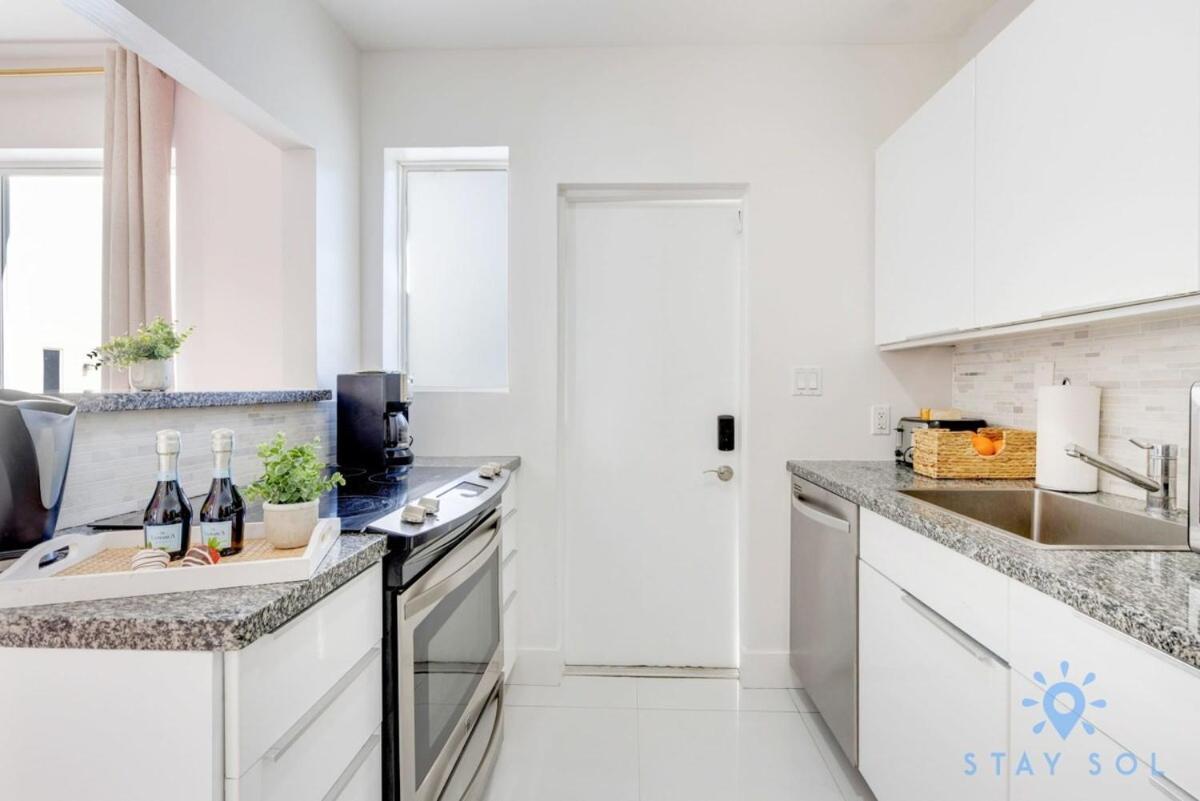 Free Parking, Bay View, Pool, Step To Beach Hollywood Eksteriør billede